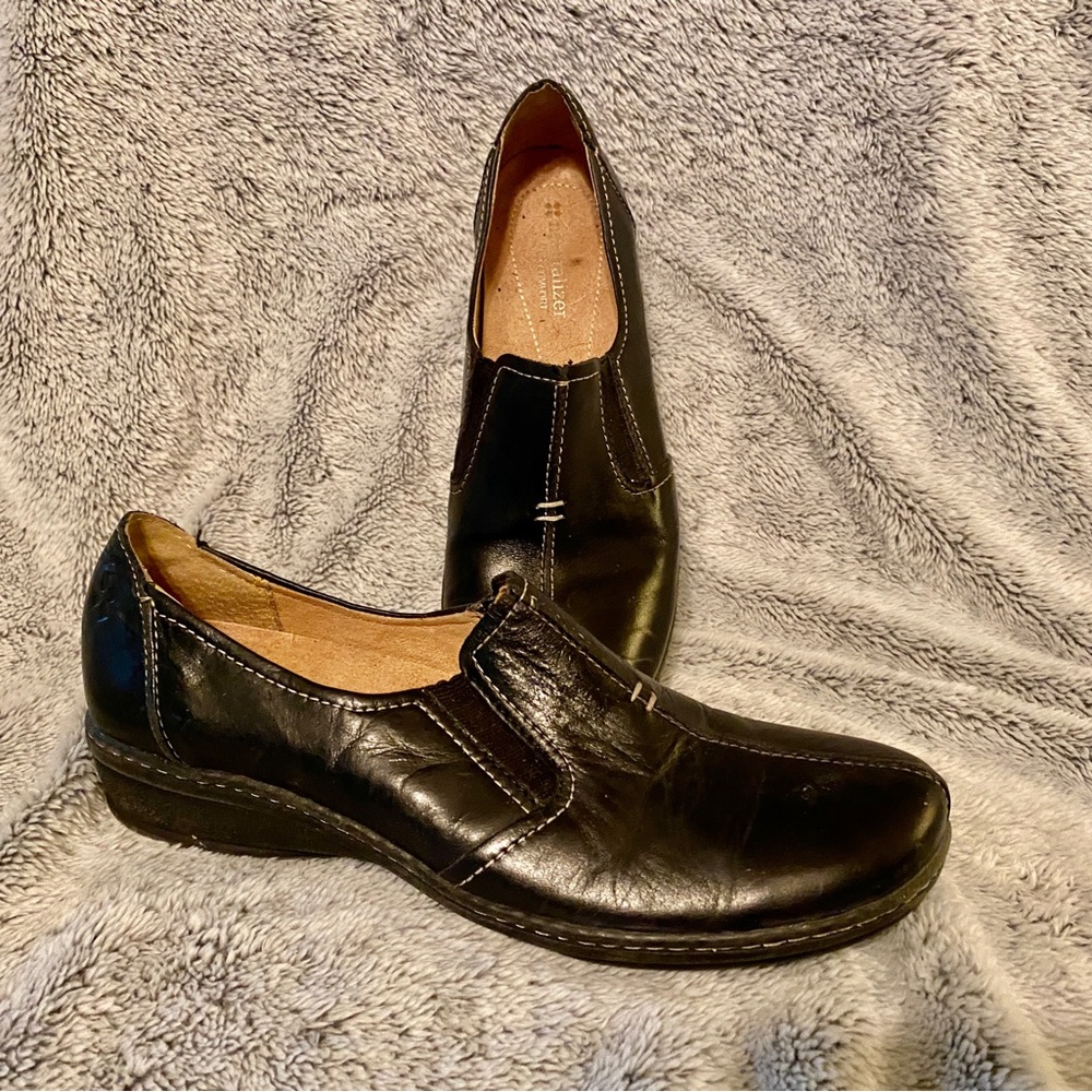 Naturalizer Black Slip On Size 7.5N